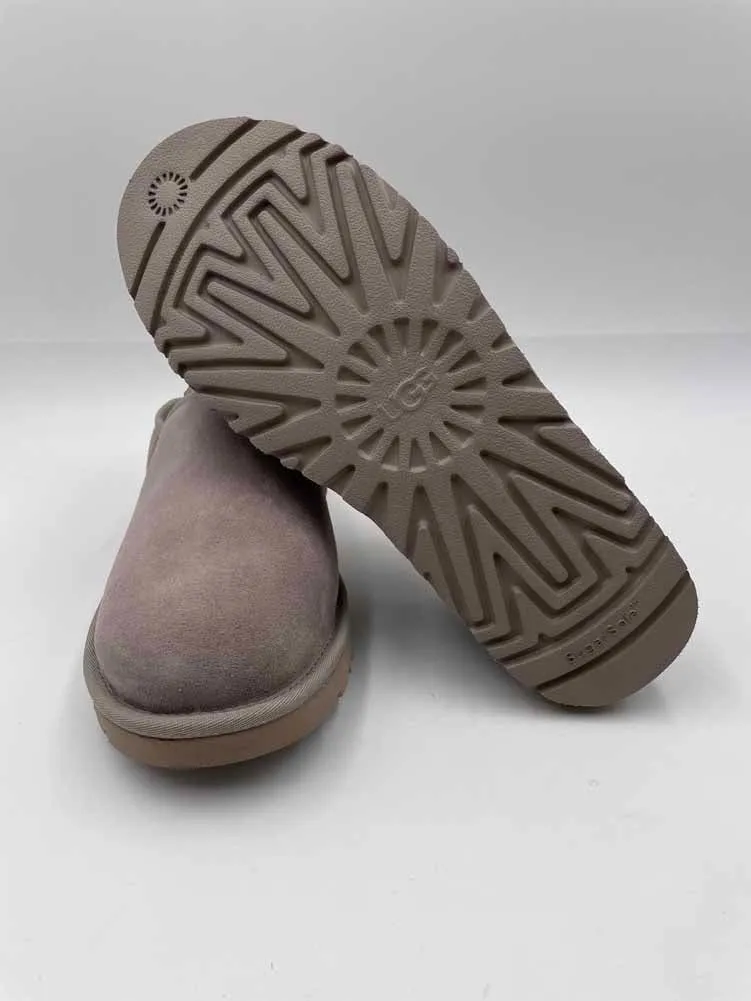 Kenton in Oyster by UGG