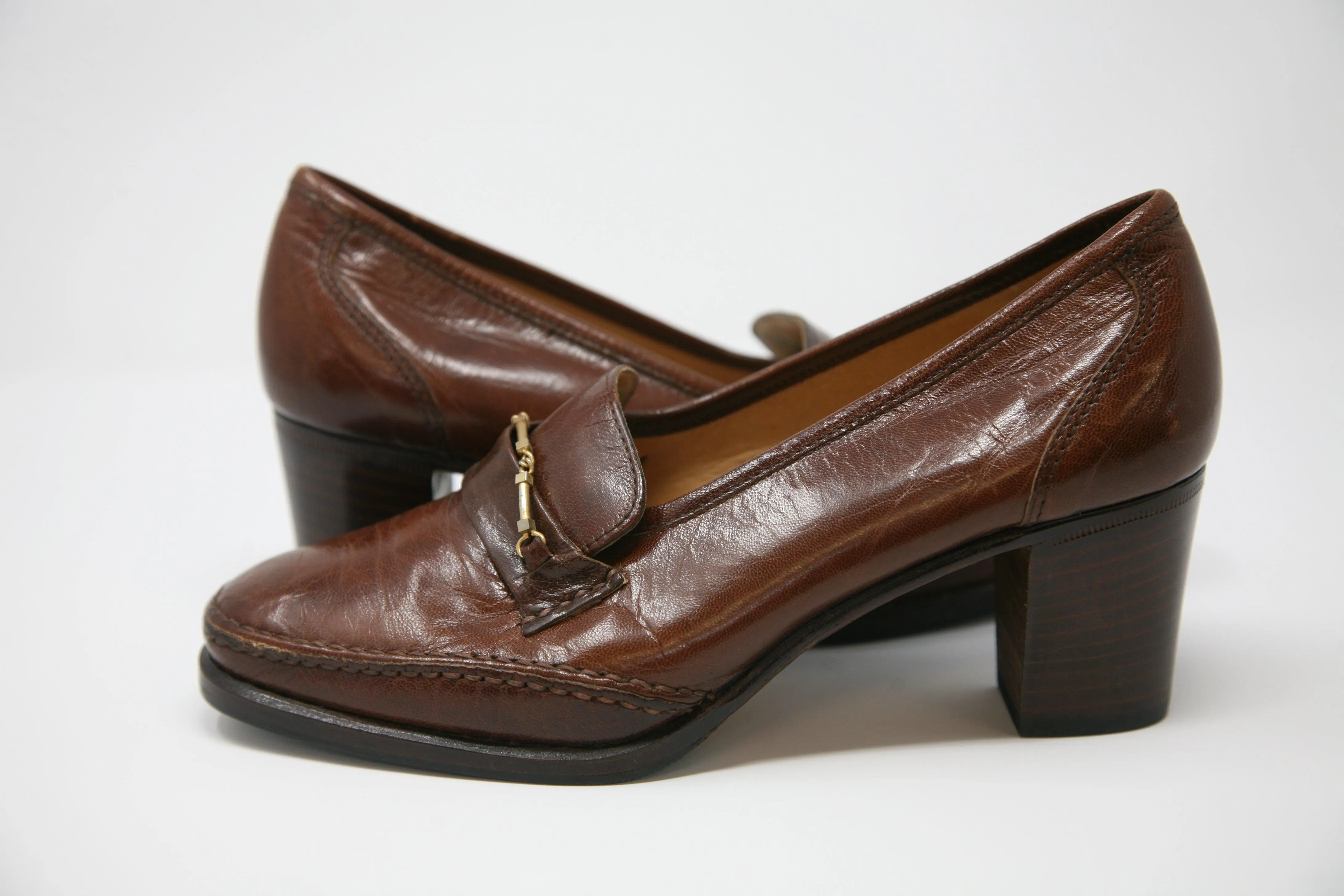 Kurt Geiger Vintage Heeled Loafers Brown with Gold Bar Size 37.5 Made In Italy